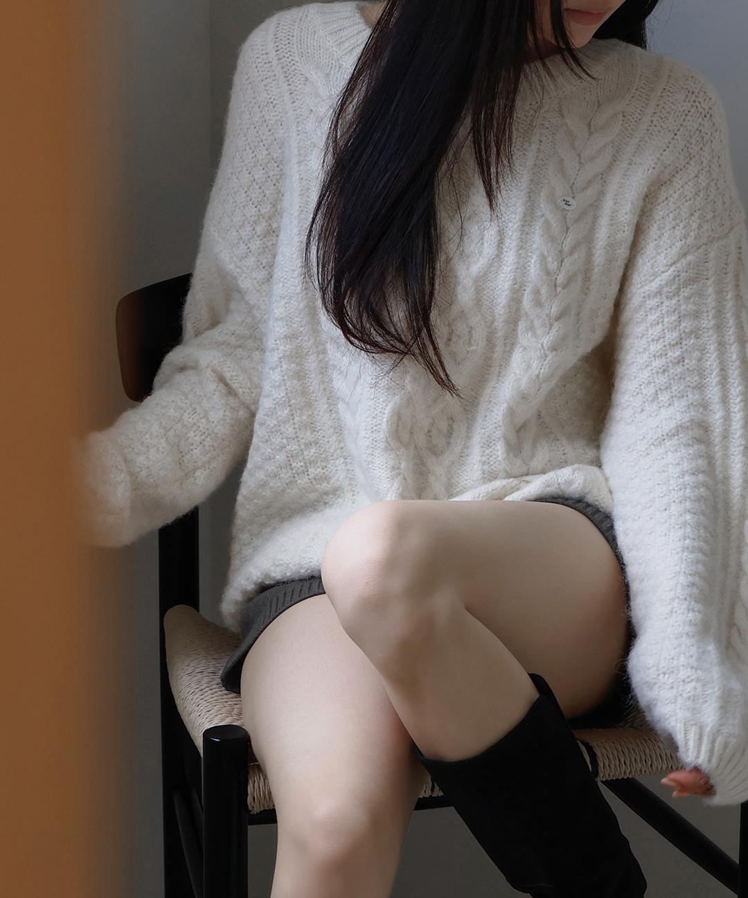 케이클럽 [단독][OBR]포이든 프리미엄 팬던트 케이블 울 니트 (S-M)