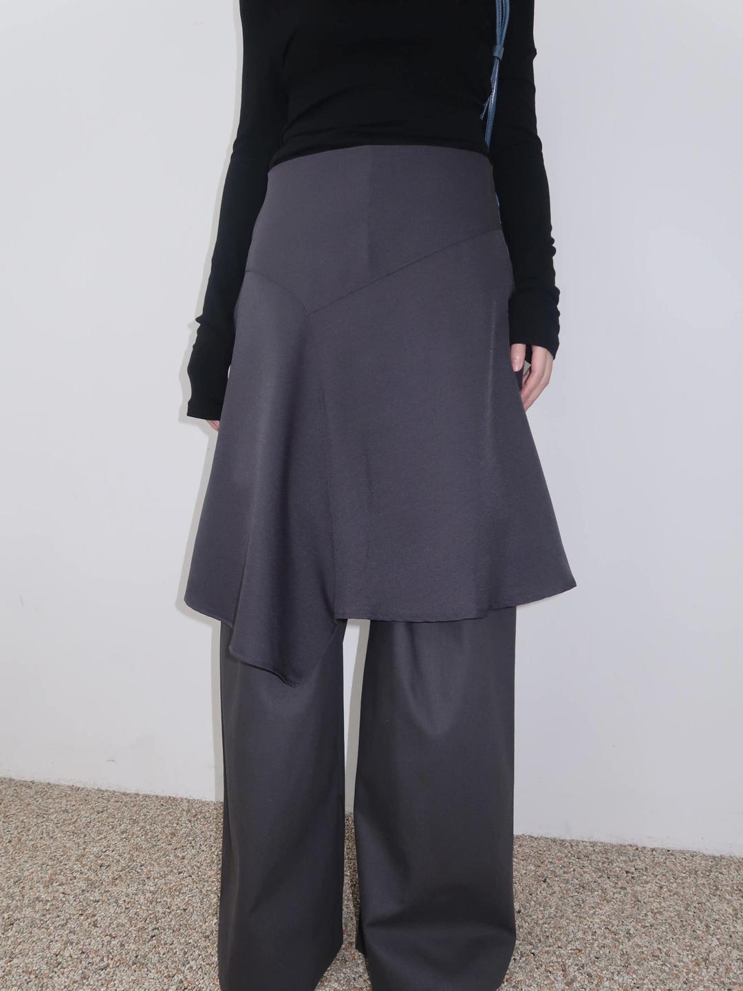 UNBALANCE MIDI SKIRT