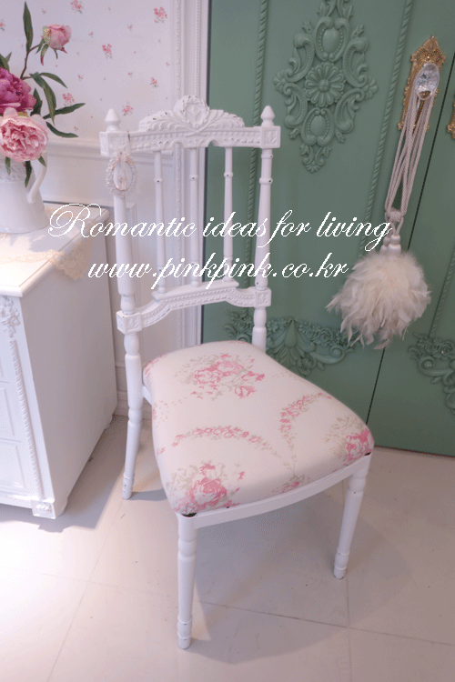 플로라 핑크 아이언 체어