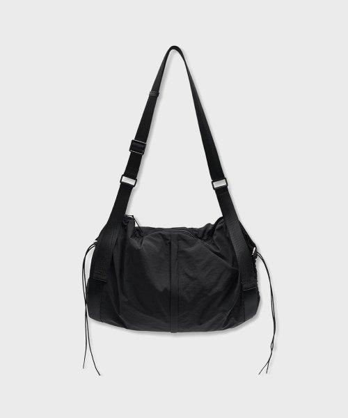 오픈 스트링 크로스 백_블랙