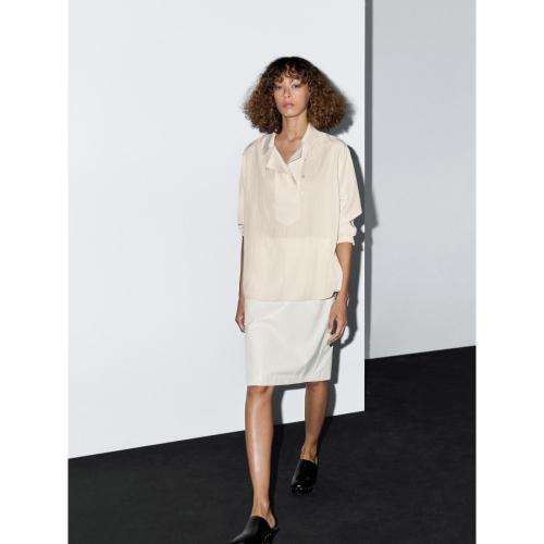 플루이드 블라우스 버튼 디테일