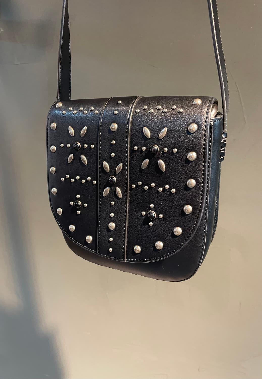 마우지 스터드 크로스백 | 후루츠패밀리