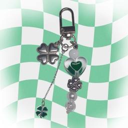 [요즘 이게 유행이라며] Green four-leaf clover lucky key ring / 그린 네잎클로버 행운키링