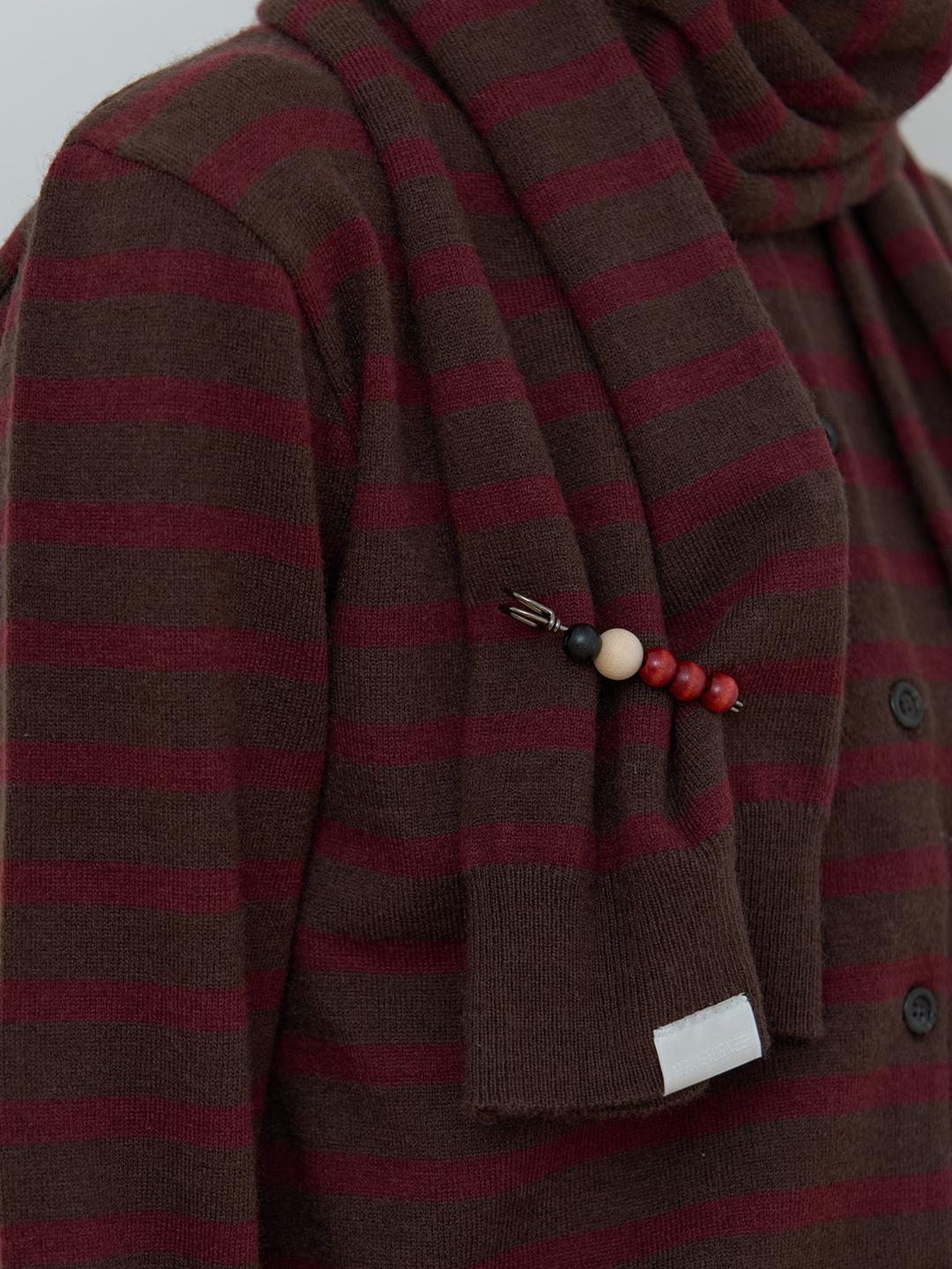 [10.31 순차출고_1차 리오더] WOOD BEADS SAFETY PIN_RED MIX