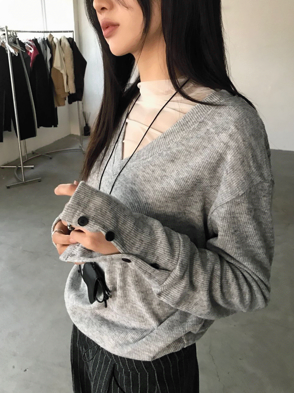 빈 소매버튼 울 브이넥니트