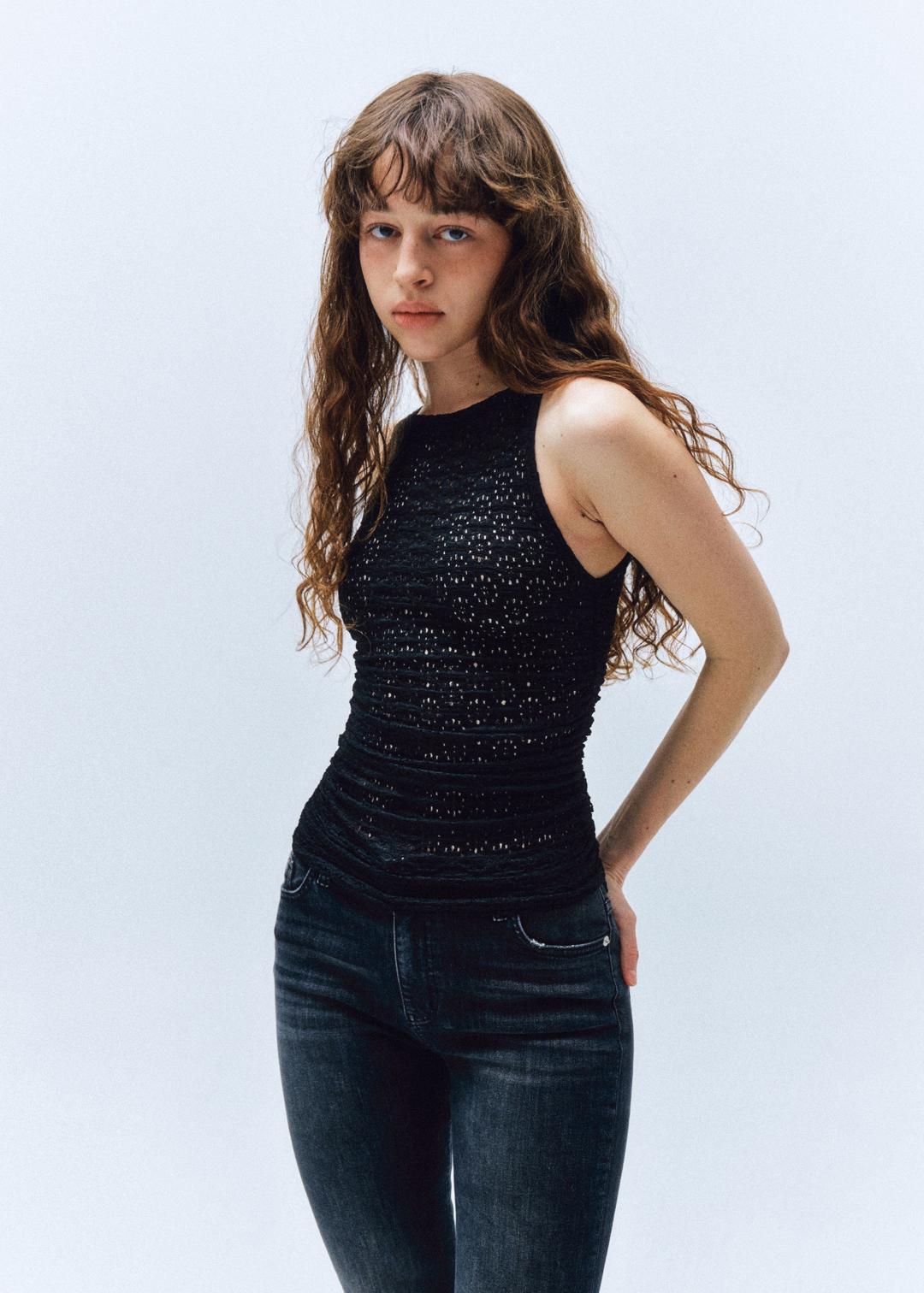SIDE SHIRRING LACE SLEEVELESS,BLACK