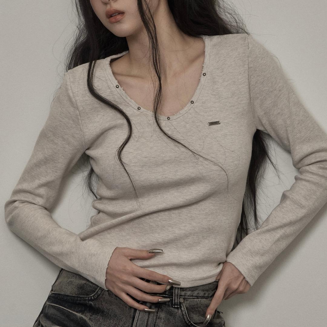 Damage Stud T-shirt (beige)