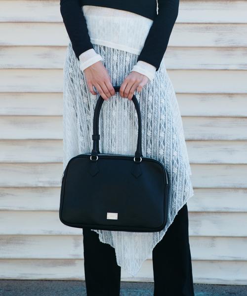 클래식 심플 스퀘어 레더 숄더 백 [블랙]