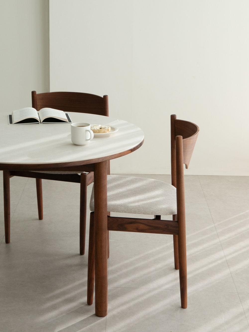 플레인 월넛 포세린식탁 원형