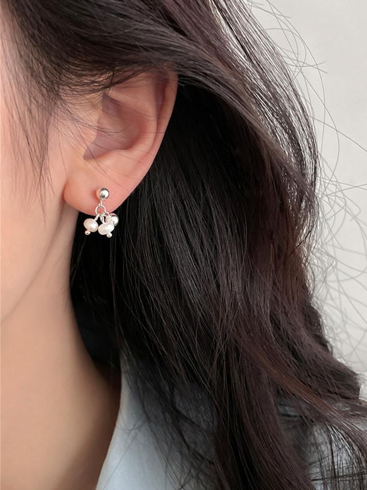 진주 딸랑이 드롭 귀걸이