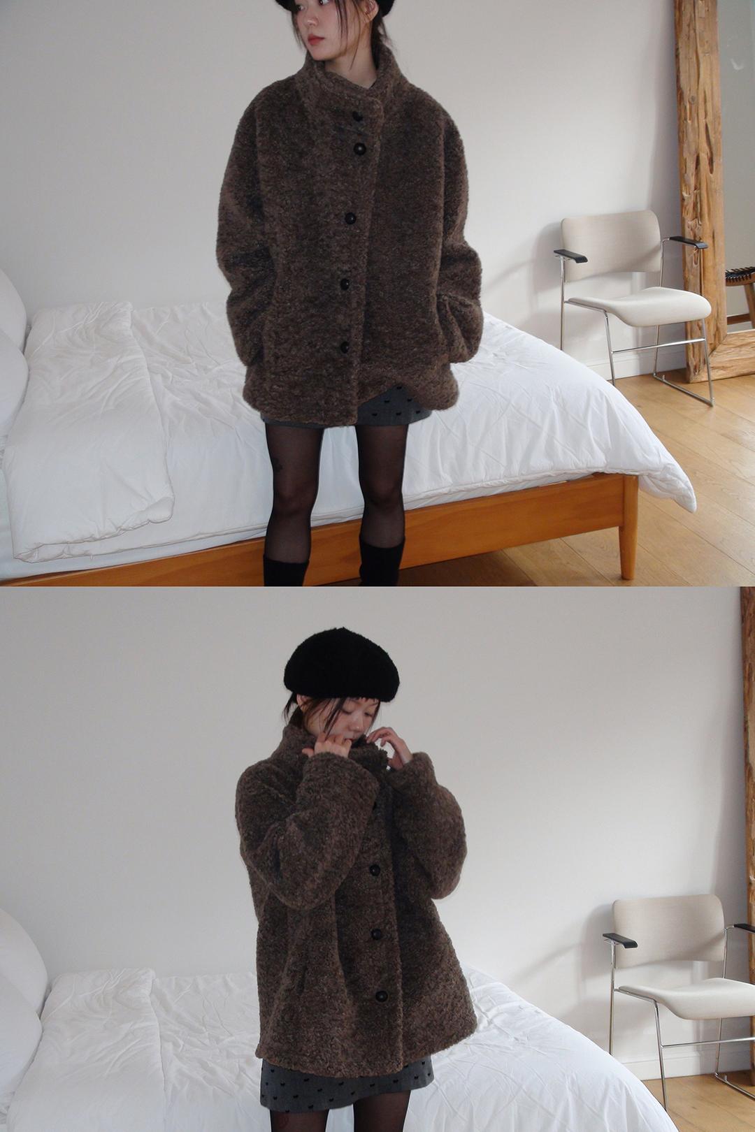 SHEARLING MOUSTANG