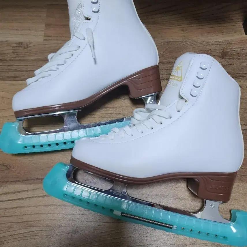 잭슨 1790 피겨화 / 230