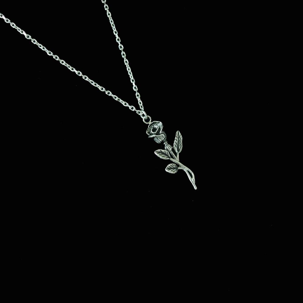 [연예인 착용] 스틱 로즈 장미 꽃 모양 엔틱 써지컬스틸 목걸이