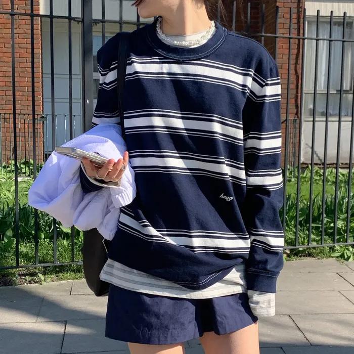 a vivid single sweatshirt (navy)