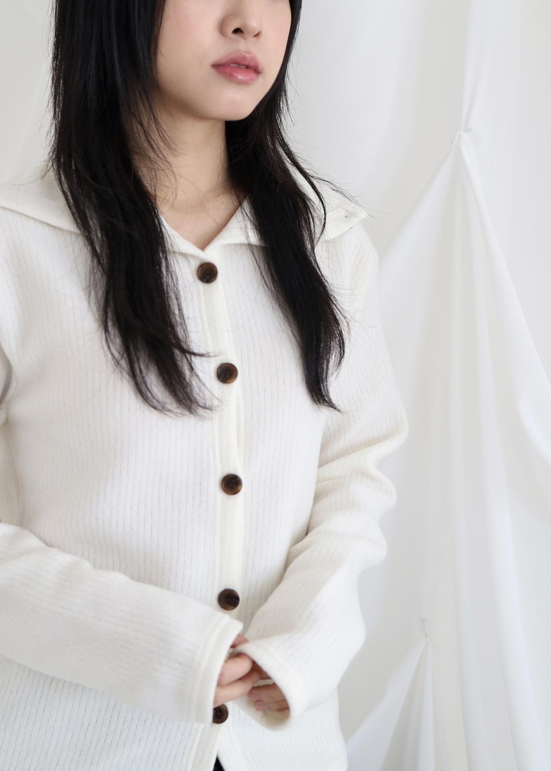 소우노 button highneck cardigan