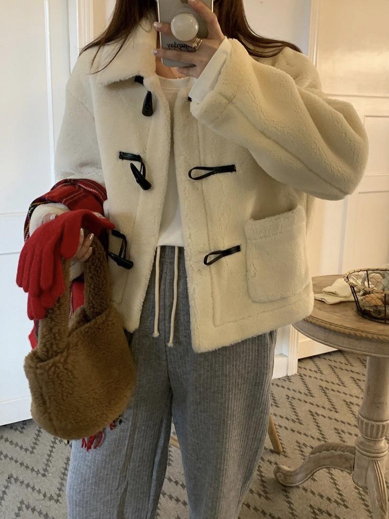 아이메르 [아이메르]양털 떡볶이코트 /겨울 여자 따뜻한 가벼운 무스탕 귀여운 숏 뽀글이코트