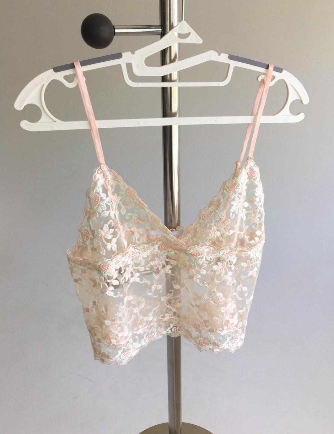 [당일] LILY BUSTIER