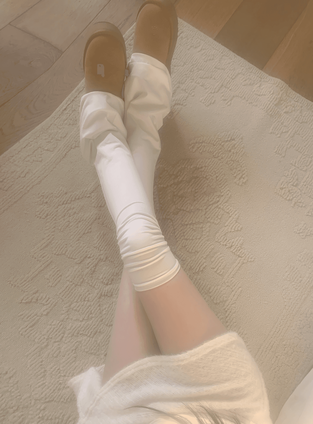 Donna Loose Fit Long Socks (White)