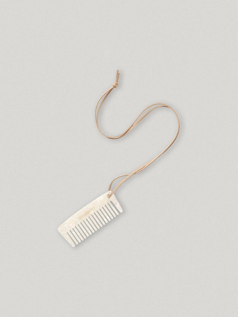 Chateau Hair Comb Necklace Beige
