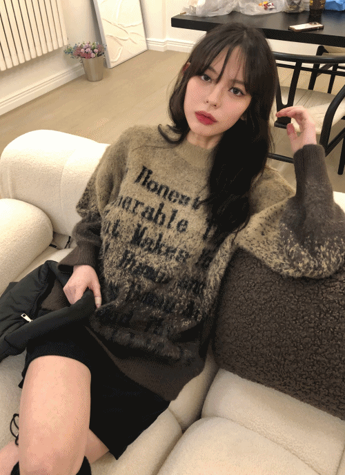 Plano knit 플라노 부드러운 레터링 배색 앙고라 니트