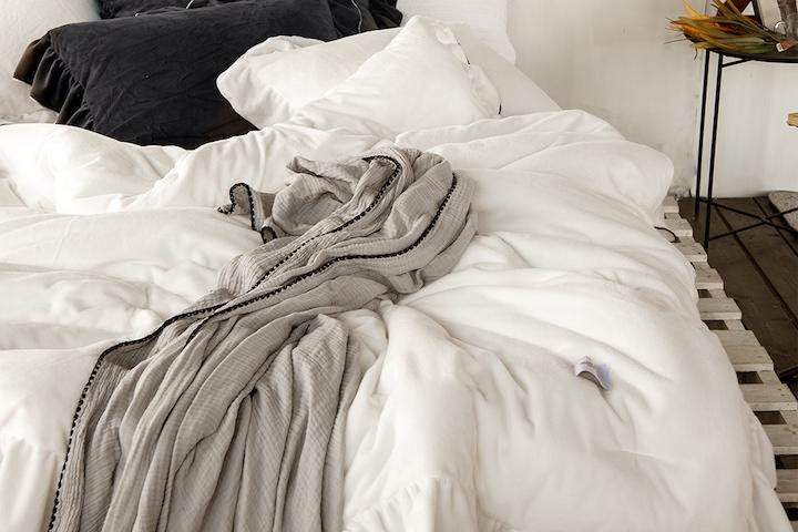 로맨틱 블랙오버록 프릴극세사 이불 (SS/K) 2colors