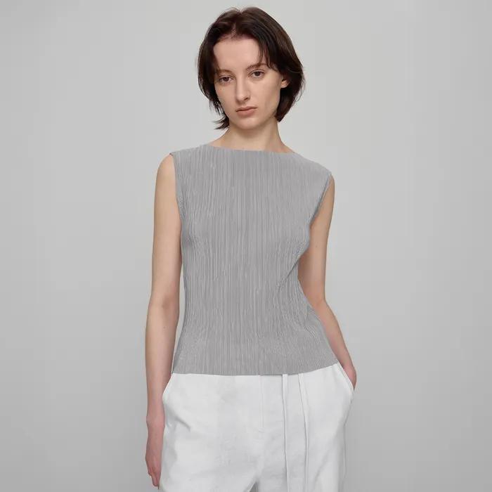 Pleats Sleeveless Top - Light Gray