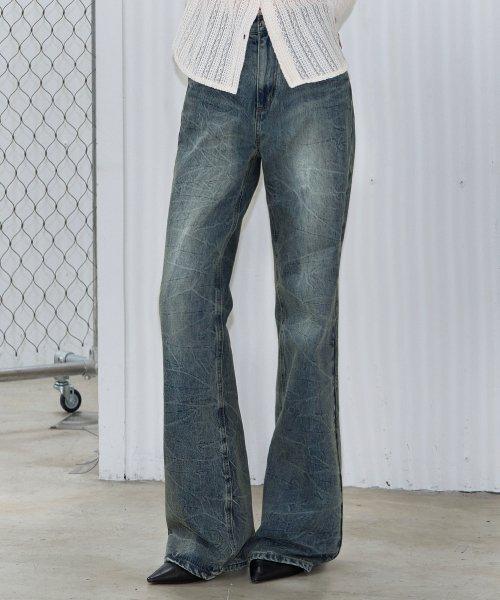 크랙 워싱 부츠컷 데님 [VINTAGE BLUE]