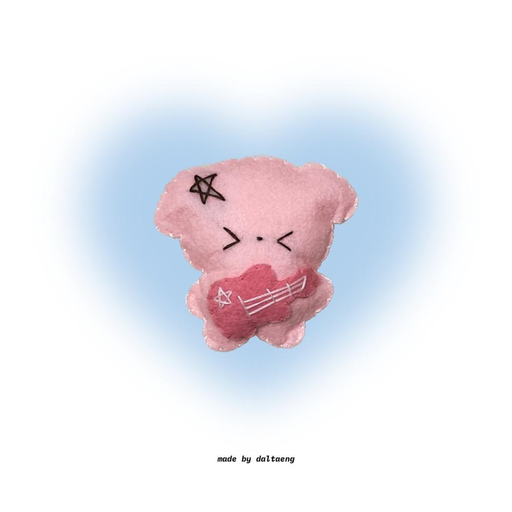 [only one] 락스타 댕댕이 펠트 키링 - 딸기멍