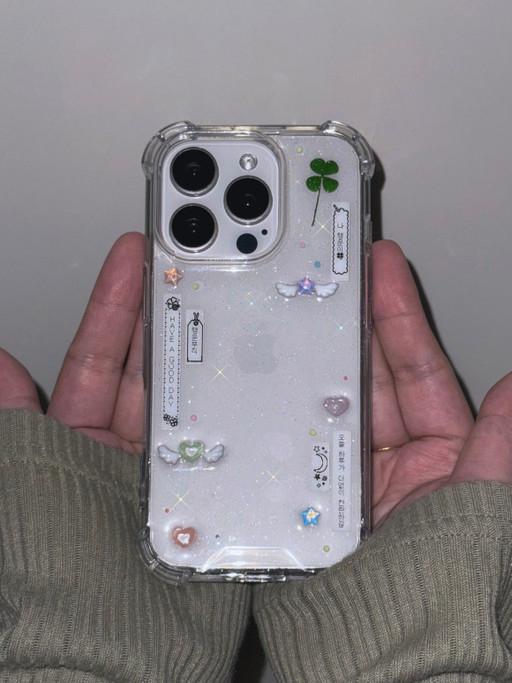 [아이폰17/전기종] 네잎클로버 행운이의 케이스