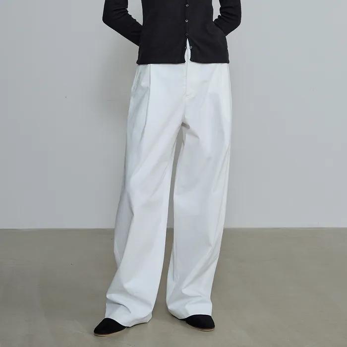 Roah cotton tuck pants - White