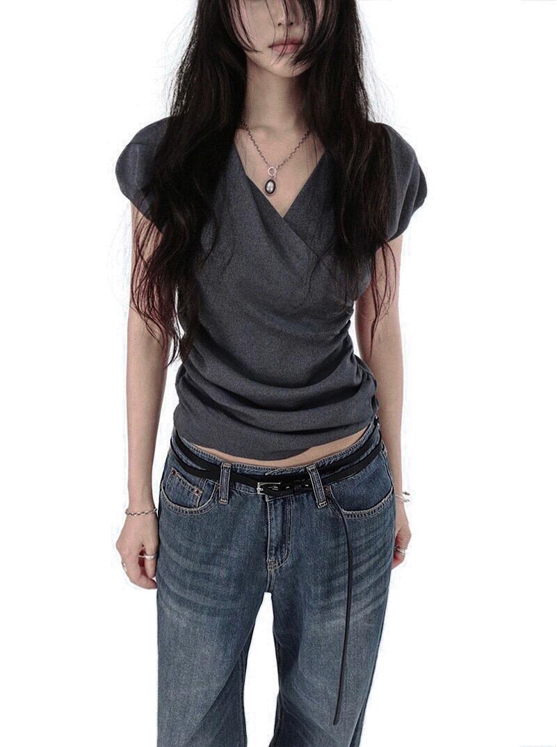 [차콜/8월말입고] TOP MOOD V-NECK DRAPE SHORT-SLEEVED WRAP KNIT 탑 무드 브이넥 드레이프 반팔 랩니트