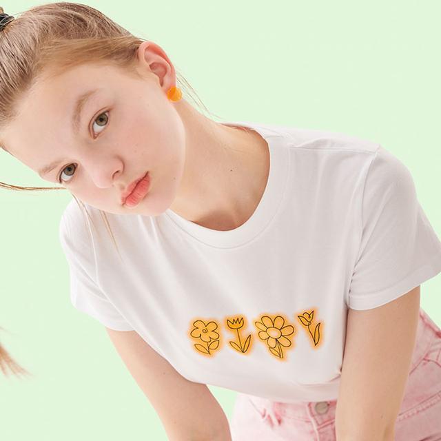 [이주빈, 이유비 착용] 플라워 드로잉 반팔 티셔츠 [화이트]