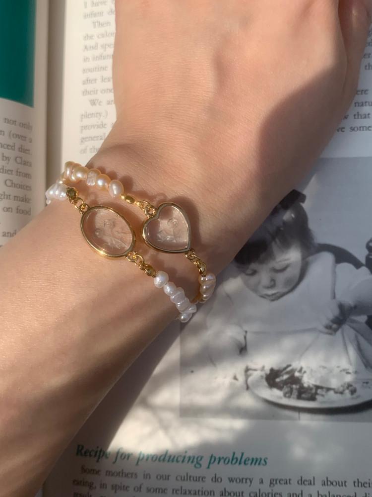 Vintage glass flower & pearl bracelet