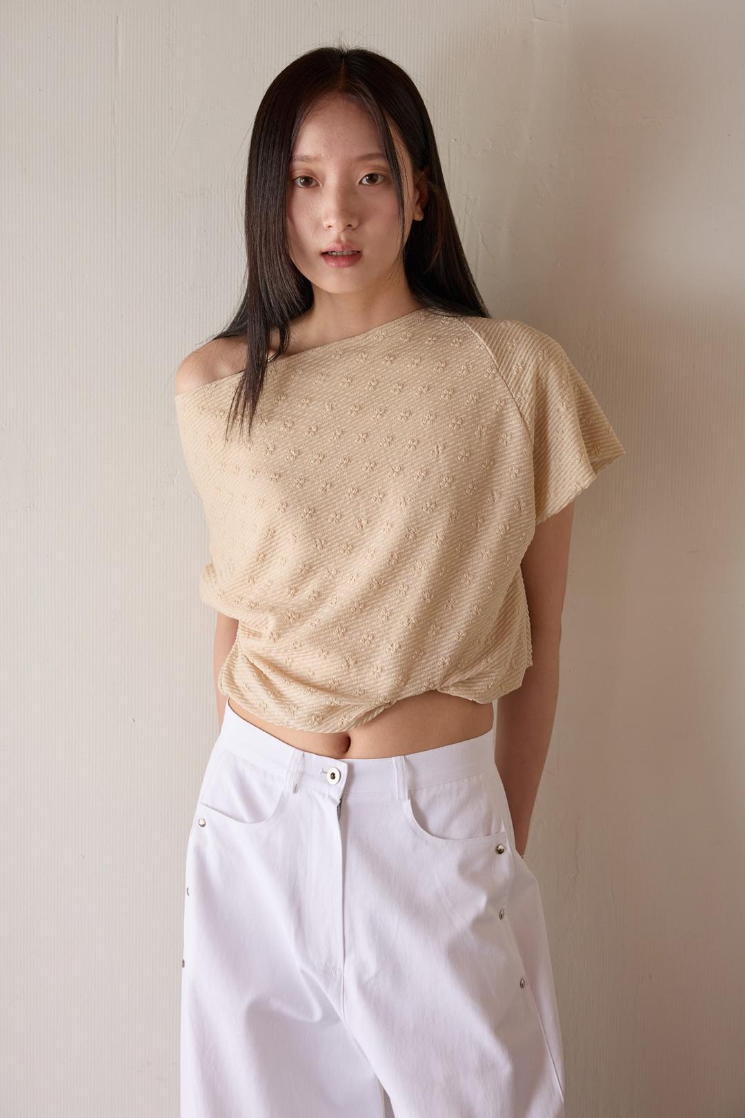 Cloudy One-Shoulder Top (2colors)_Beige