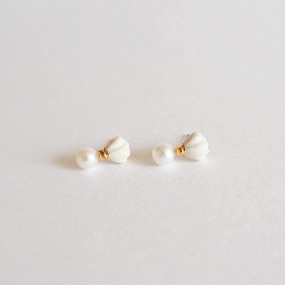 Ivory shell pearl earring