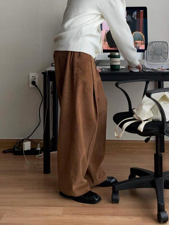 [주문폭주] Flow Corduroy Pin Tuck Wide Pants (2color, 뒷밴딩)