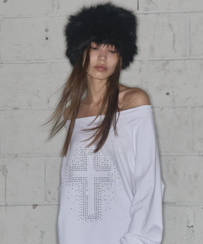 DIVINE CROSS OFF-SHOULDER TEE (WHITE) F25ZB036