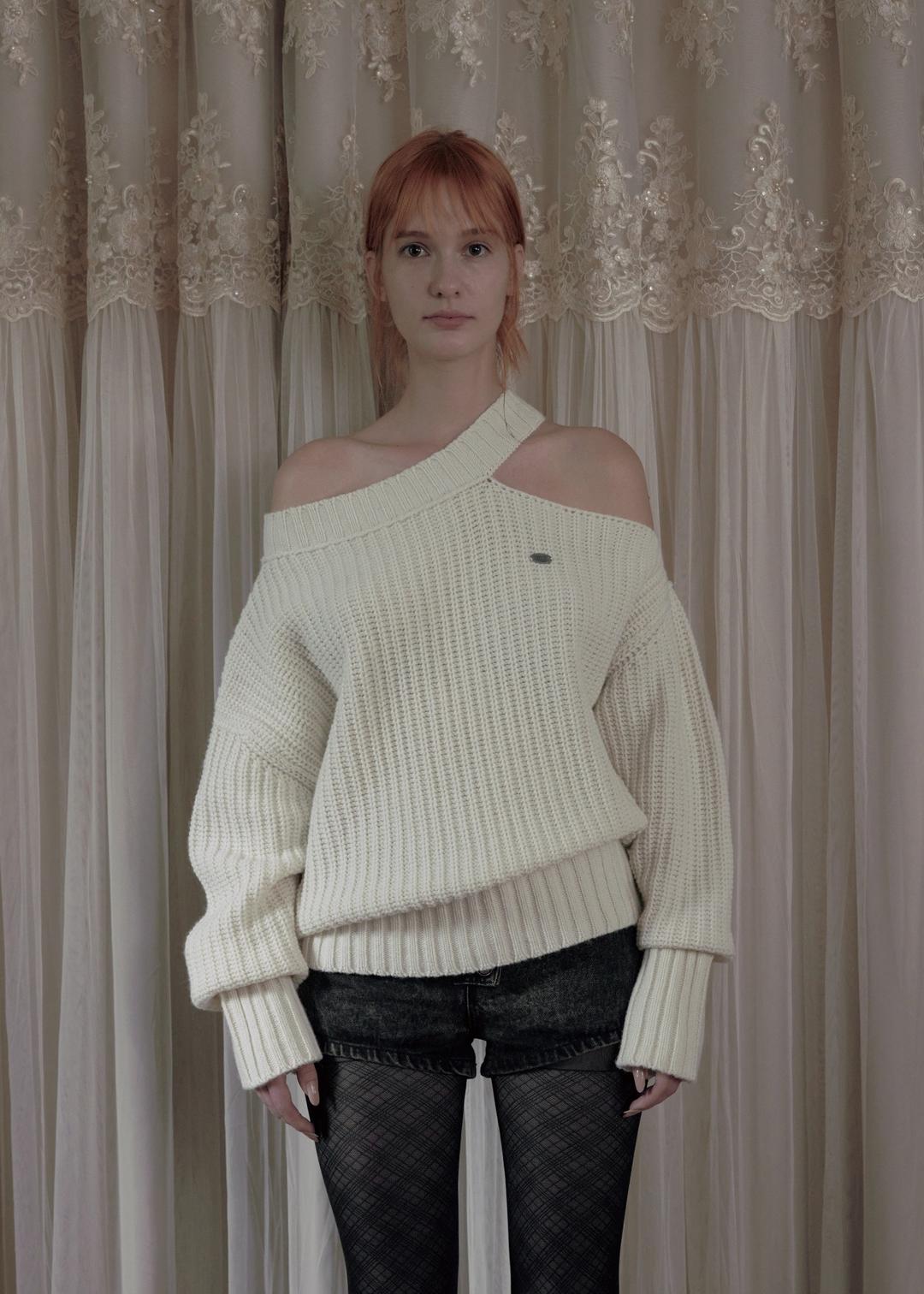 NECK CUT-OUT LOOSE FIT KNIT, CREAM