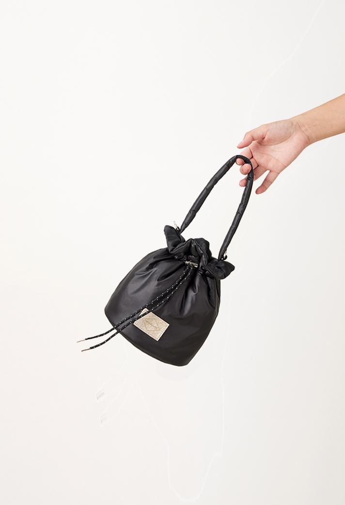 비건패딩 버킷백 Black