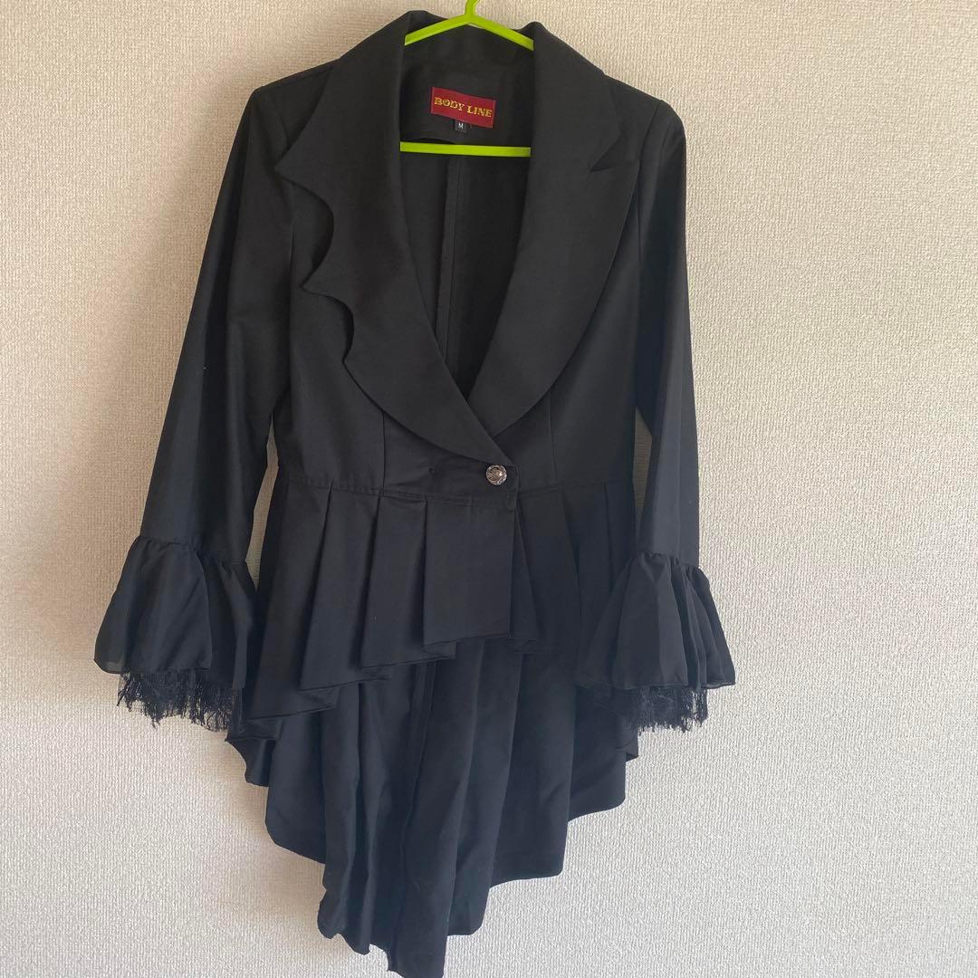 コウモリみたいなジャケット