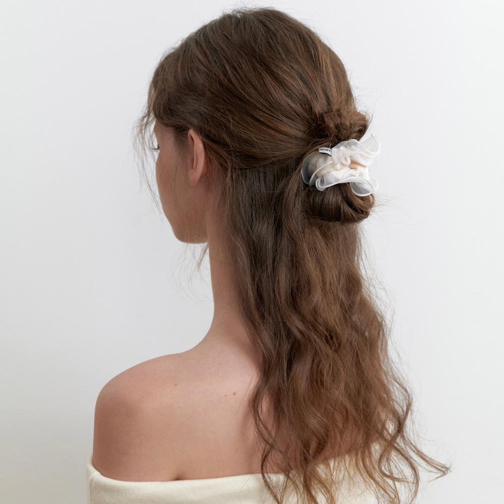 velvet romatic mesh lace scrunch - cream