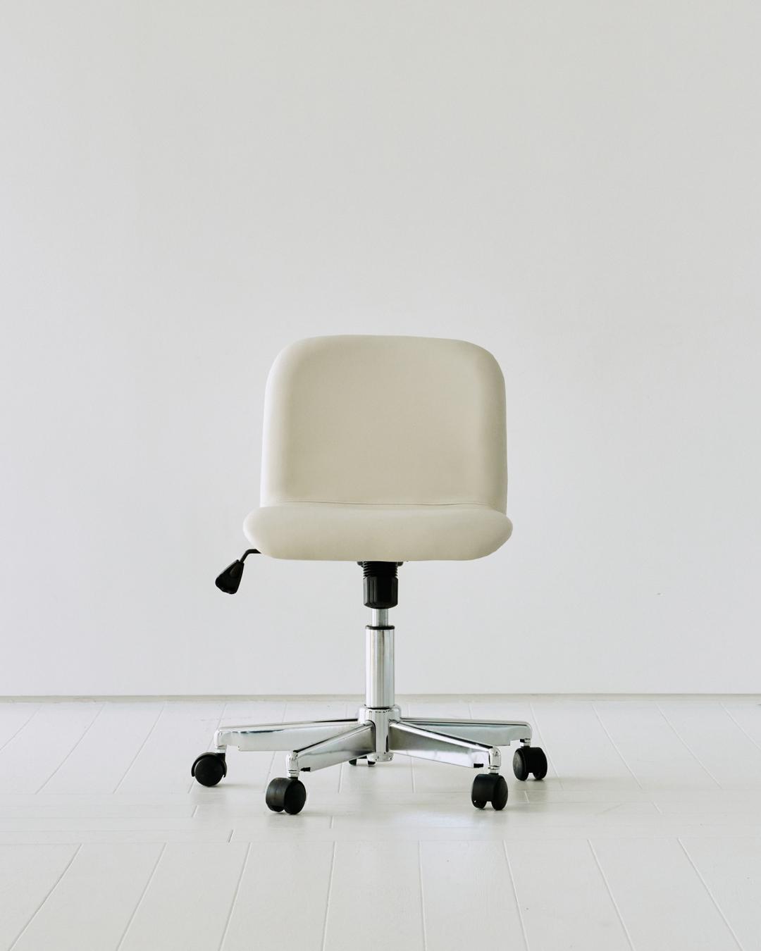 Round Work Chair (Frost)