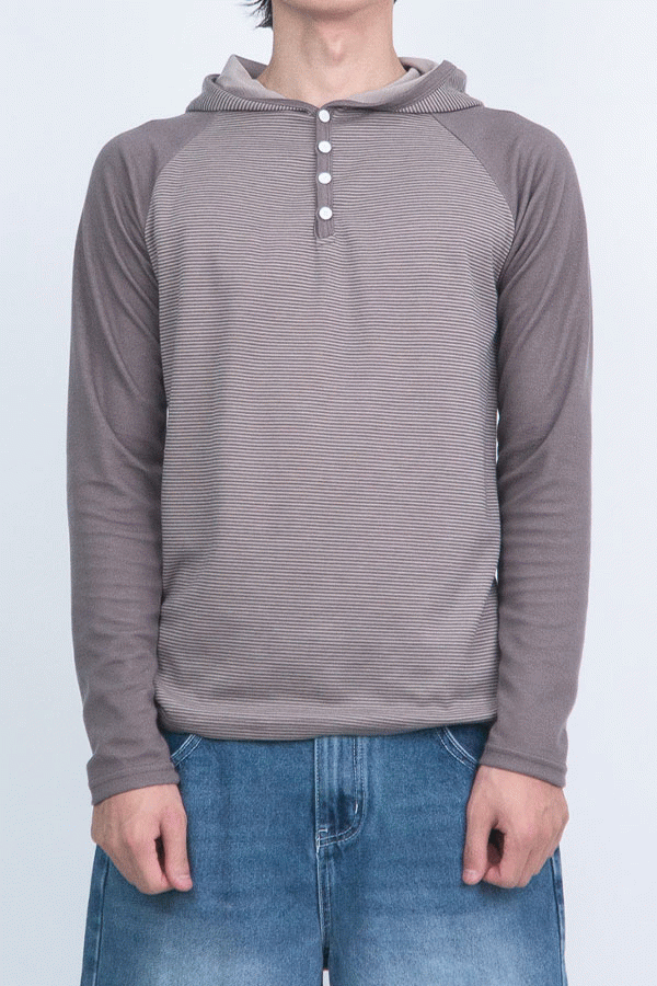 St.Henley Hooded Tee