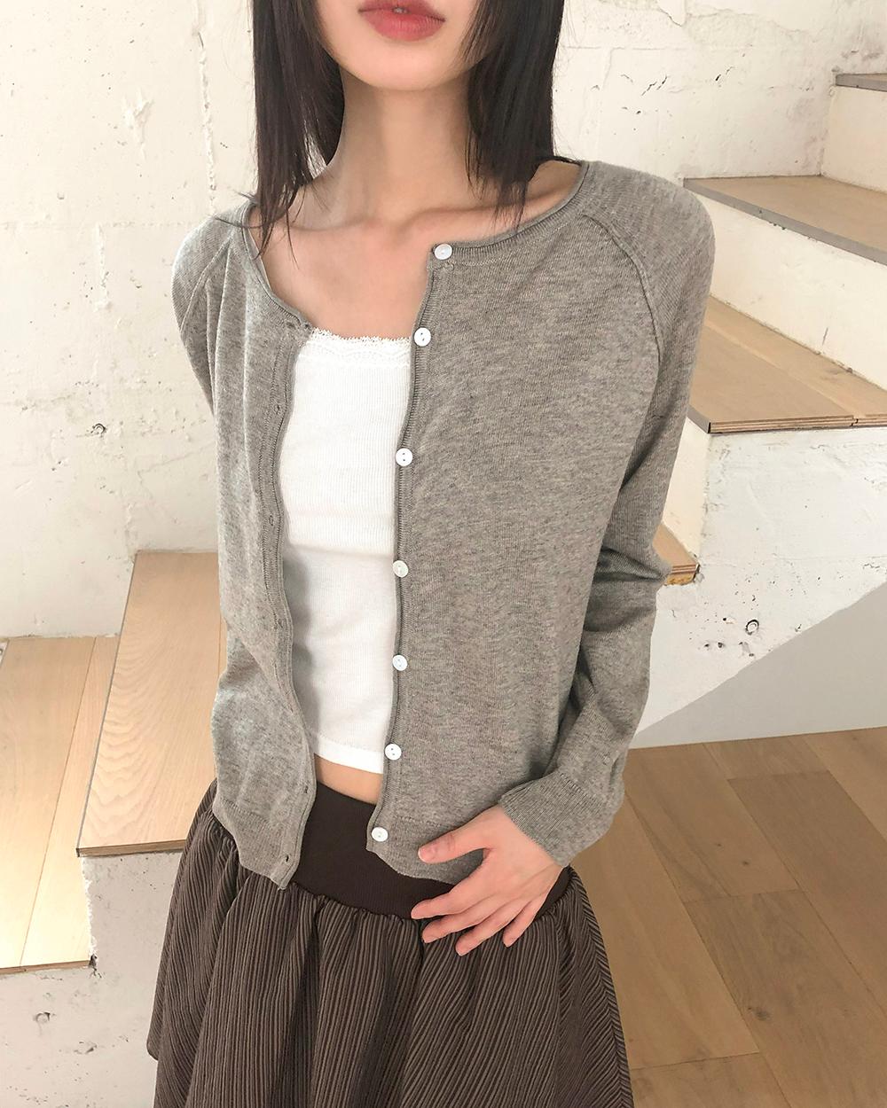 원더원더 [간절기템✨] 닐라 절개 라운드넥 버튼 긴팔 가디건