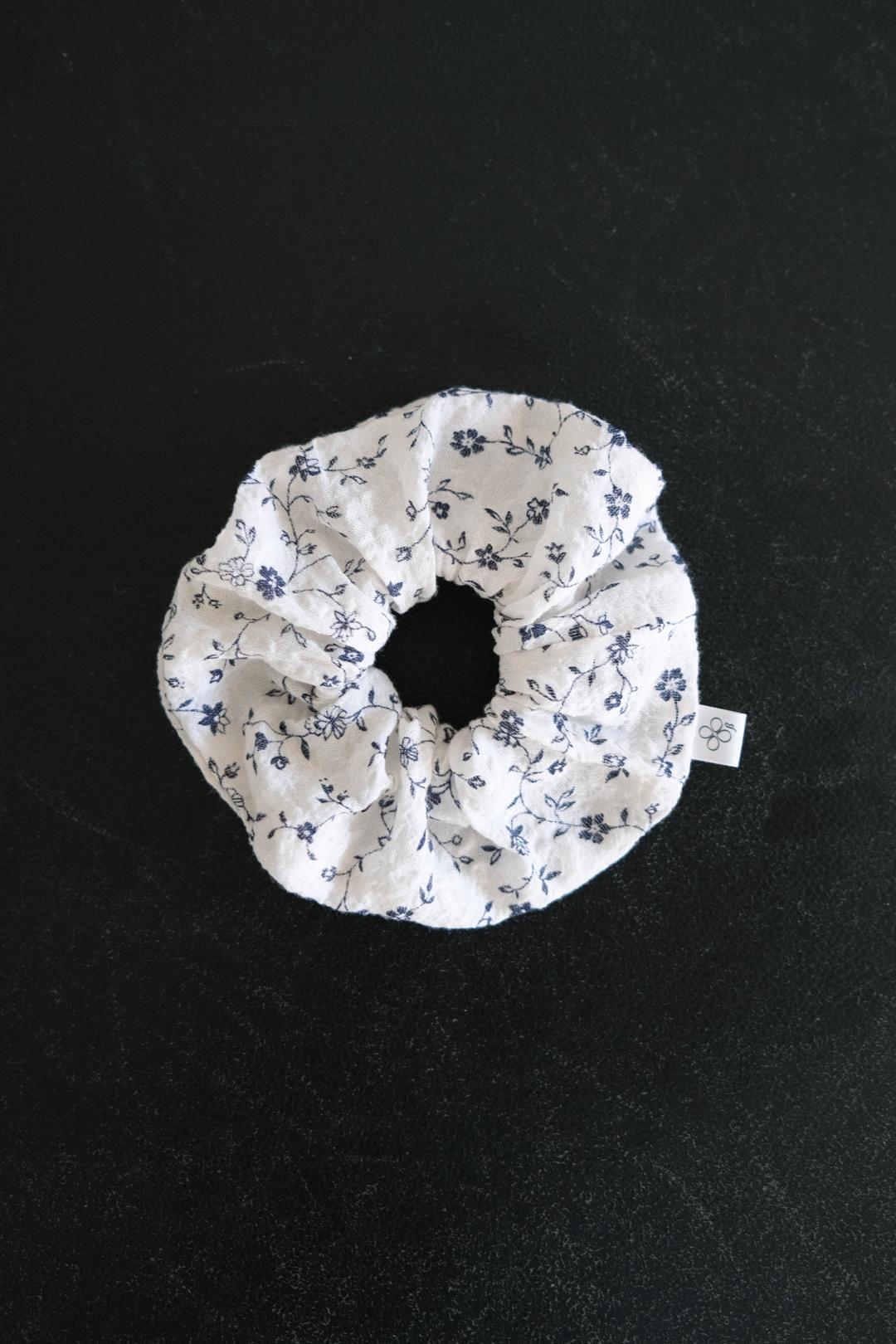 [buttercream] Little flower scrunchie