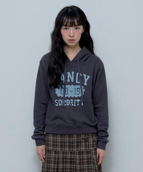 클래식 와펜 크롭 후드 (CHARCOAL)_F24ZB061