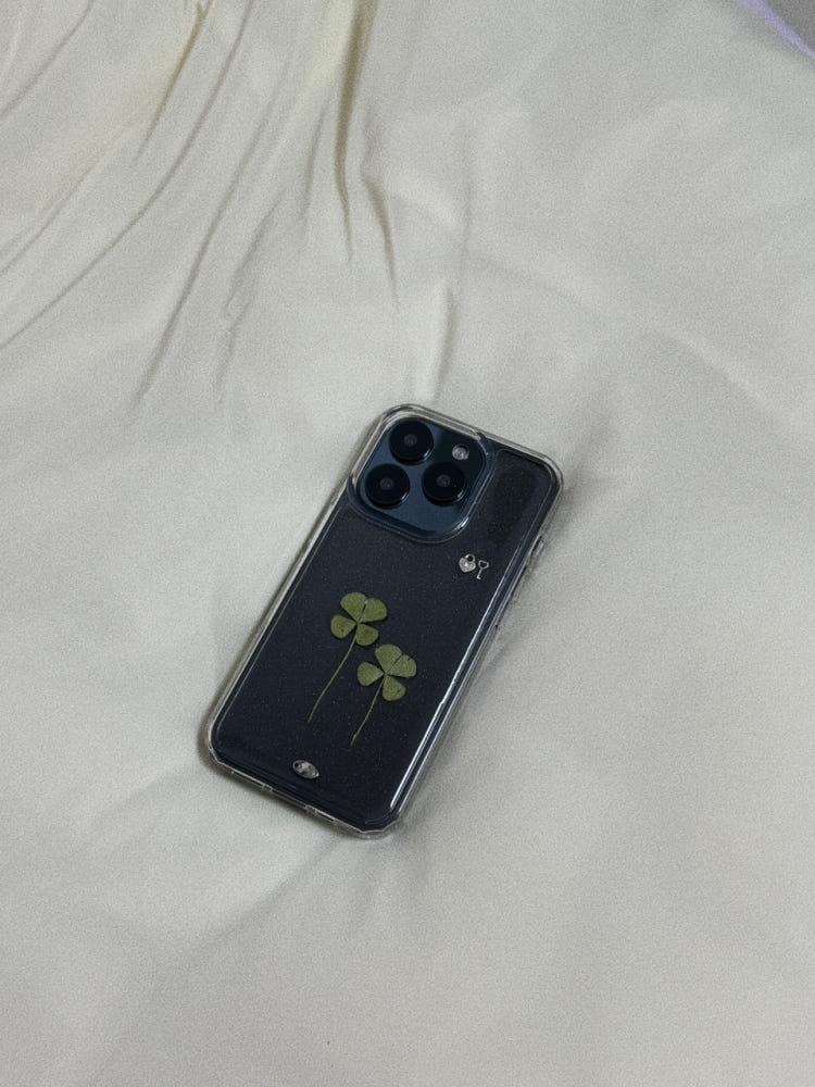 Four-leaf Clover Case 네잎클로버 글리터 케이스 15 PRO / 러빈히어