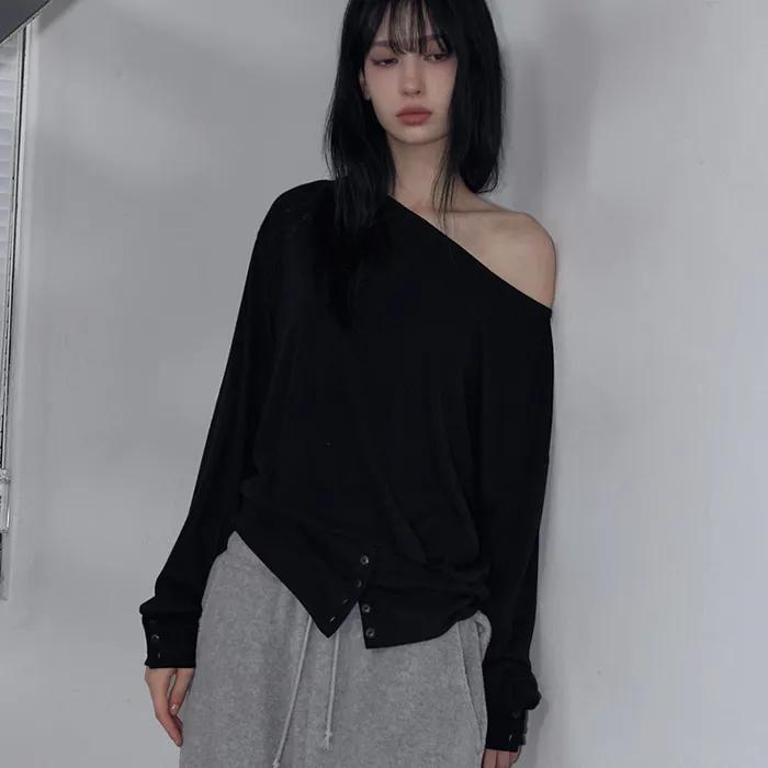 Off-Shoulder Button Tee Black