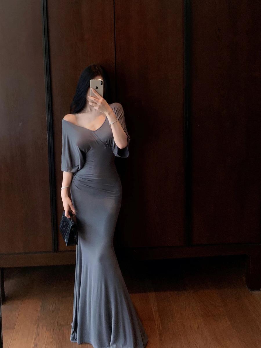 그레이 드레이핑 웨스트 플리츠 원피스