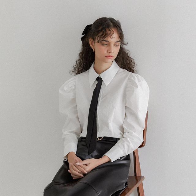 Mutton sleeve Black tie blouse